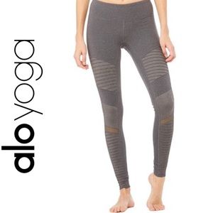 Alo Yoga Moto Leggings heather charcoal grey